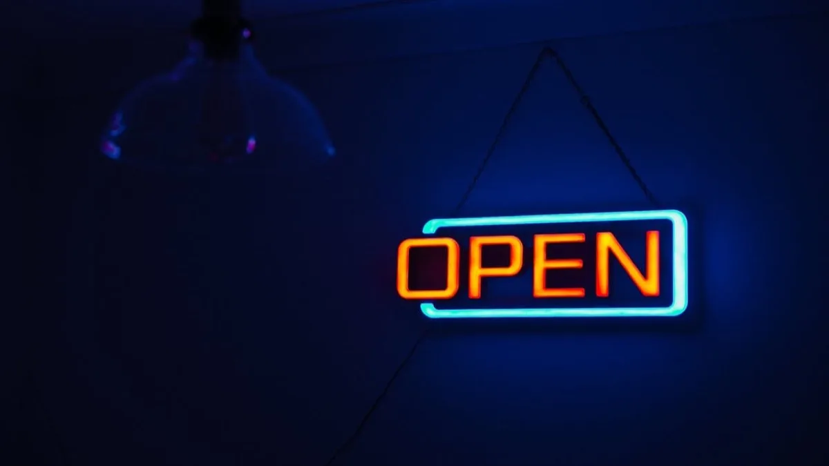 Stop Losing Weekend Appointments: A Guide to 24/7 Call Coverage